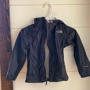 ✨North Face raincoat✨